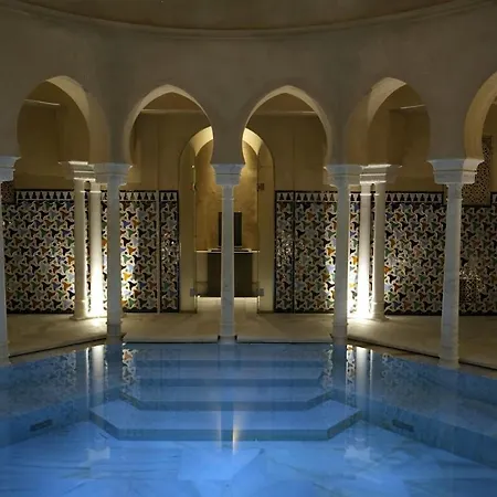 Two Bedroom In Center With Views مالقة